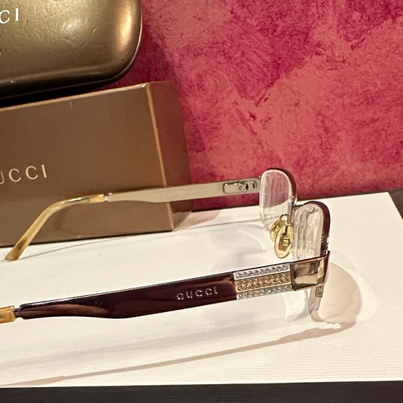 Gucci Women's Reading Prescription Glasses with Gold and Brown Accents - Picture 4 of 6